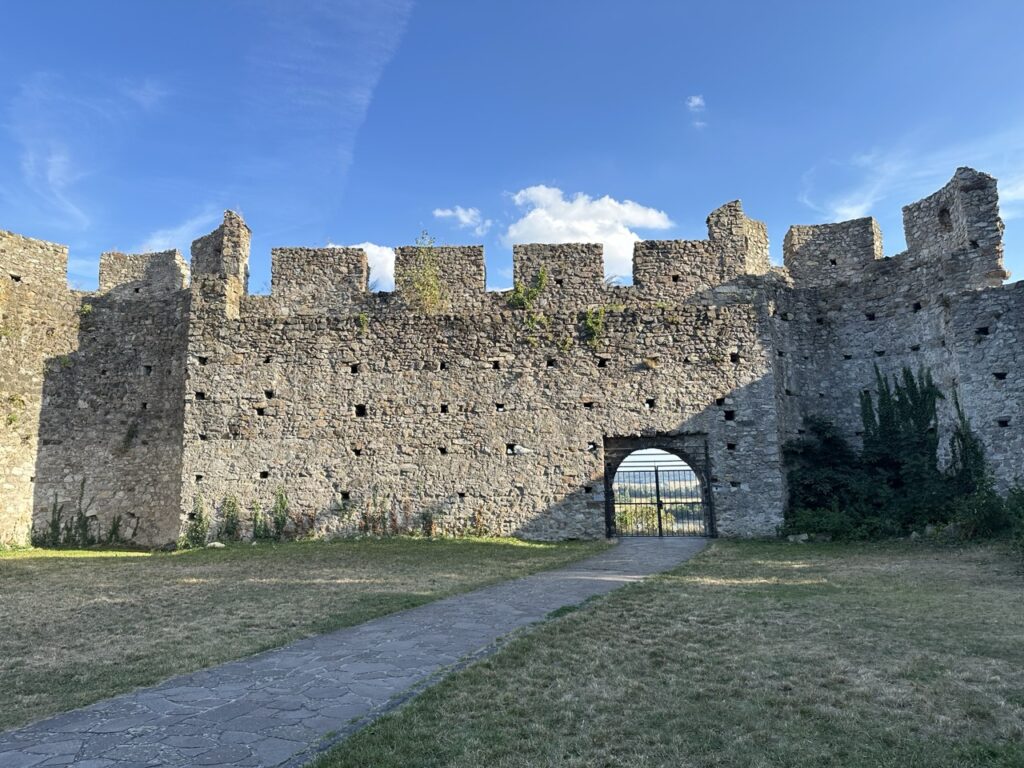 Castle devin extended circuit