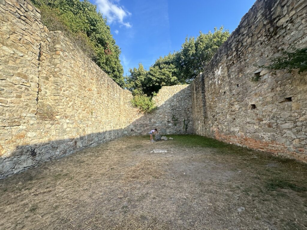 Castle devin extended circuit