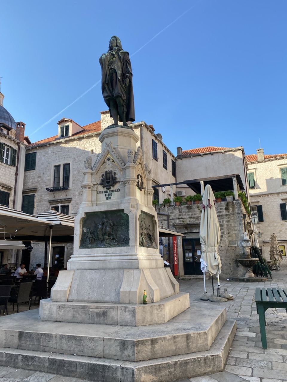 Dubrovnik statue