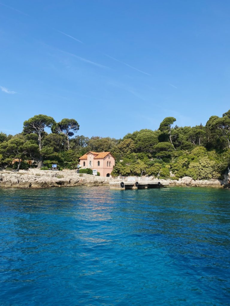 Oing to Lokrum Island