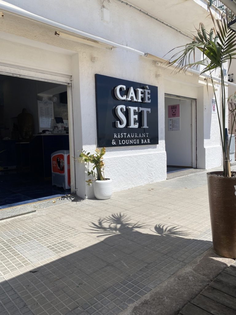 The exterior of Café Set restaurant and lounge bar in Alghero