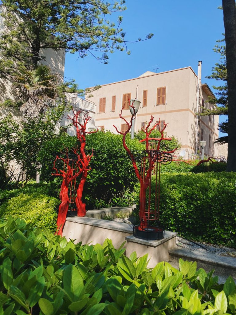Red coral museum garden