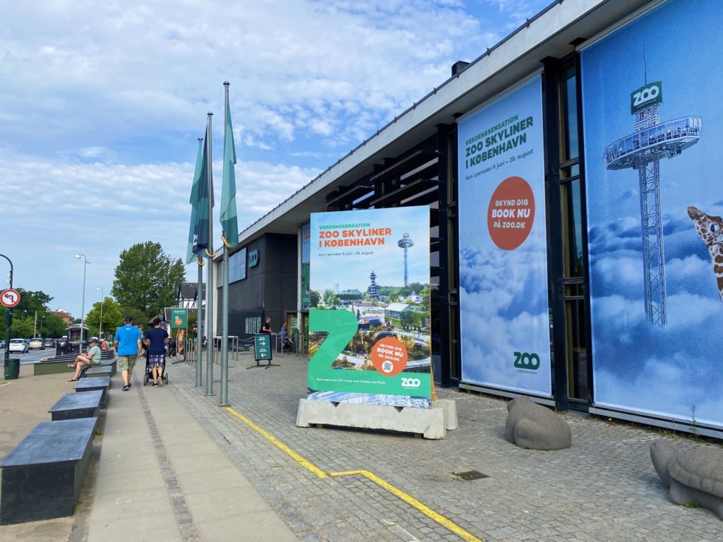 Entrance to the Copenhagen Zoo large