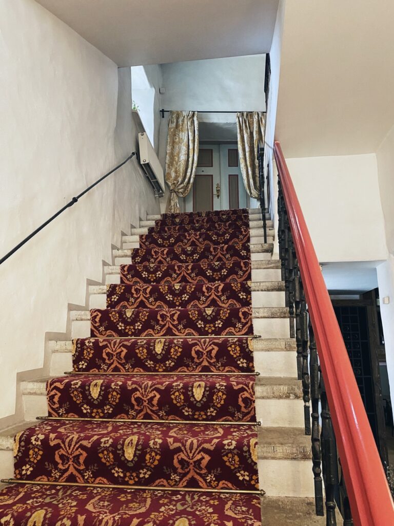 Cru hotel