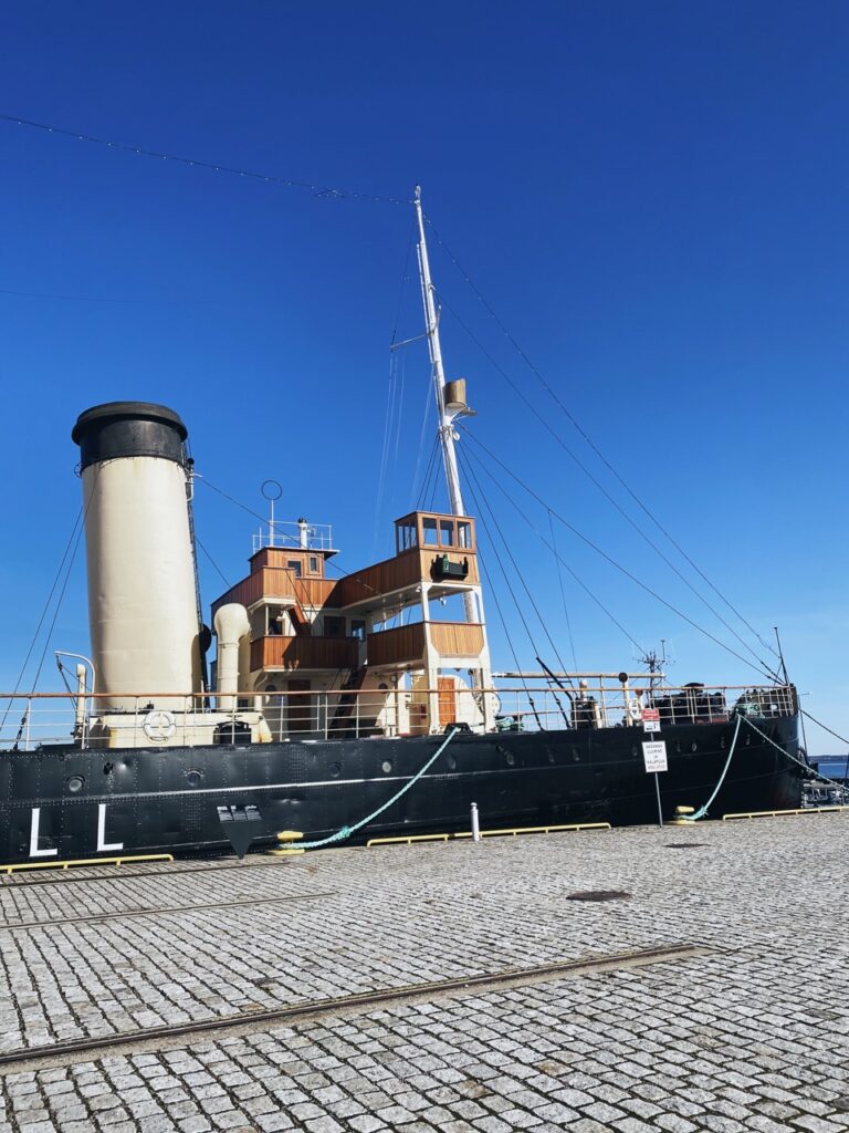 Lennusadam icebreaker outside exhibition