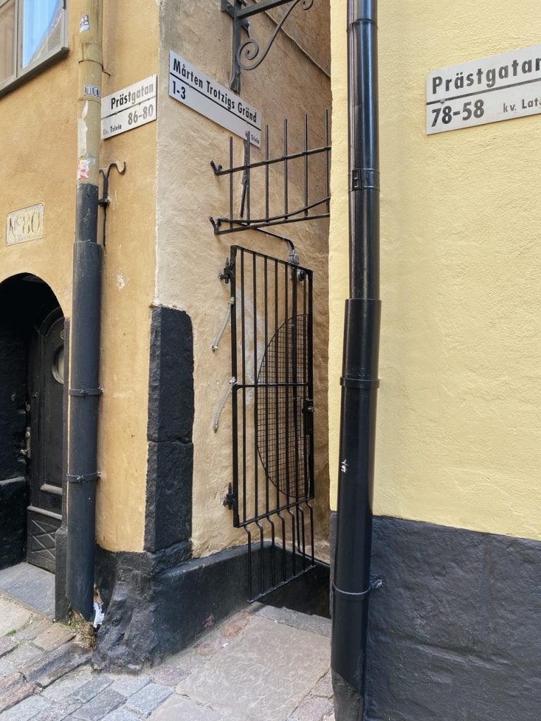 The entrance to Mårten Trotzigs Gränd, the narrowest alley in Stockholm