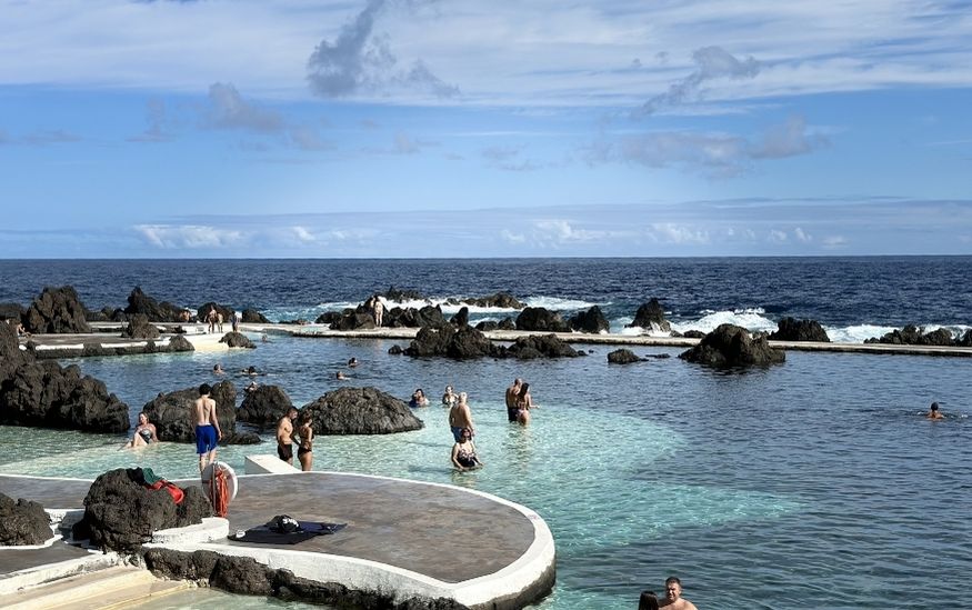 Porto Moniz Pools featured