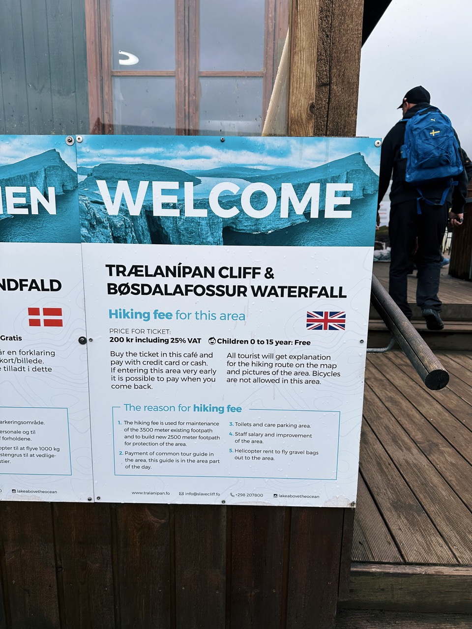 Bosdalafossur Waterfall hike