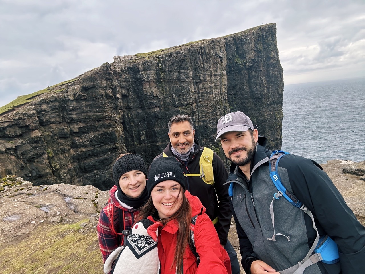 Bosdalafossur Waterfall hike