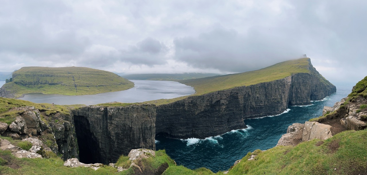 Bosdalafossur Waterfall hike
