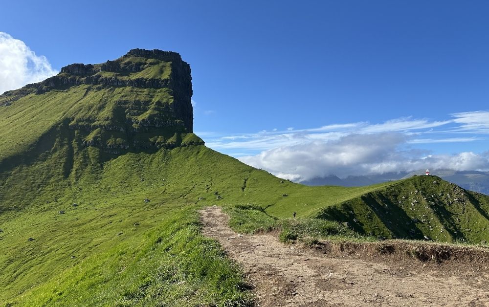 Kallur Lighthouse hike featured