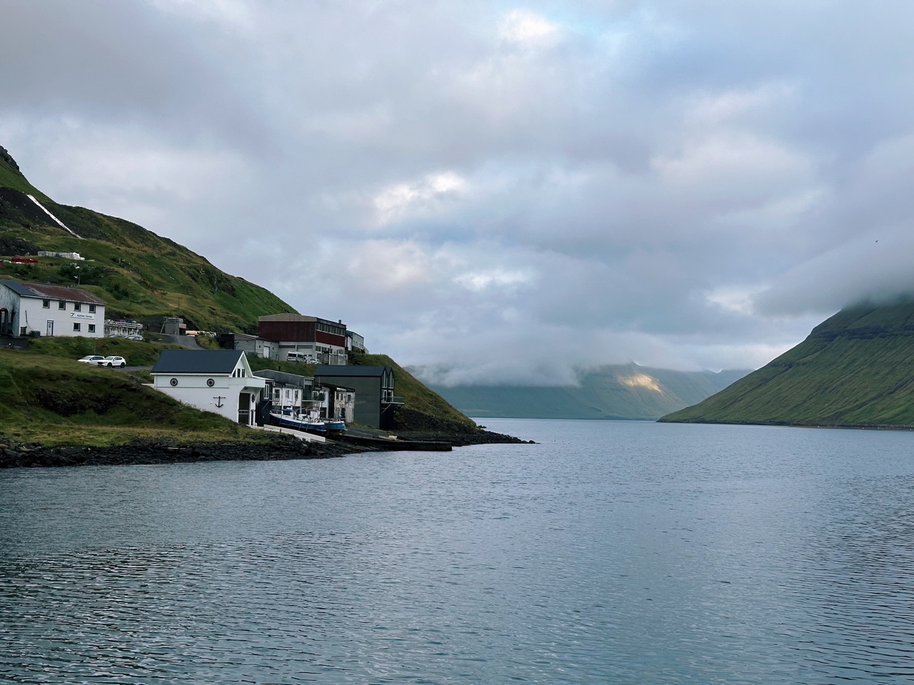 Kallur Lighthouse hike