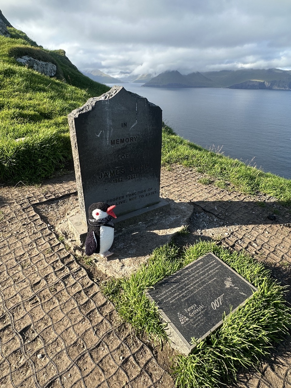 Kallur Lighthouse hike