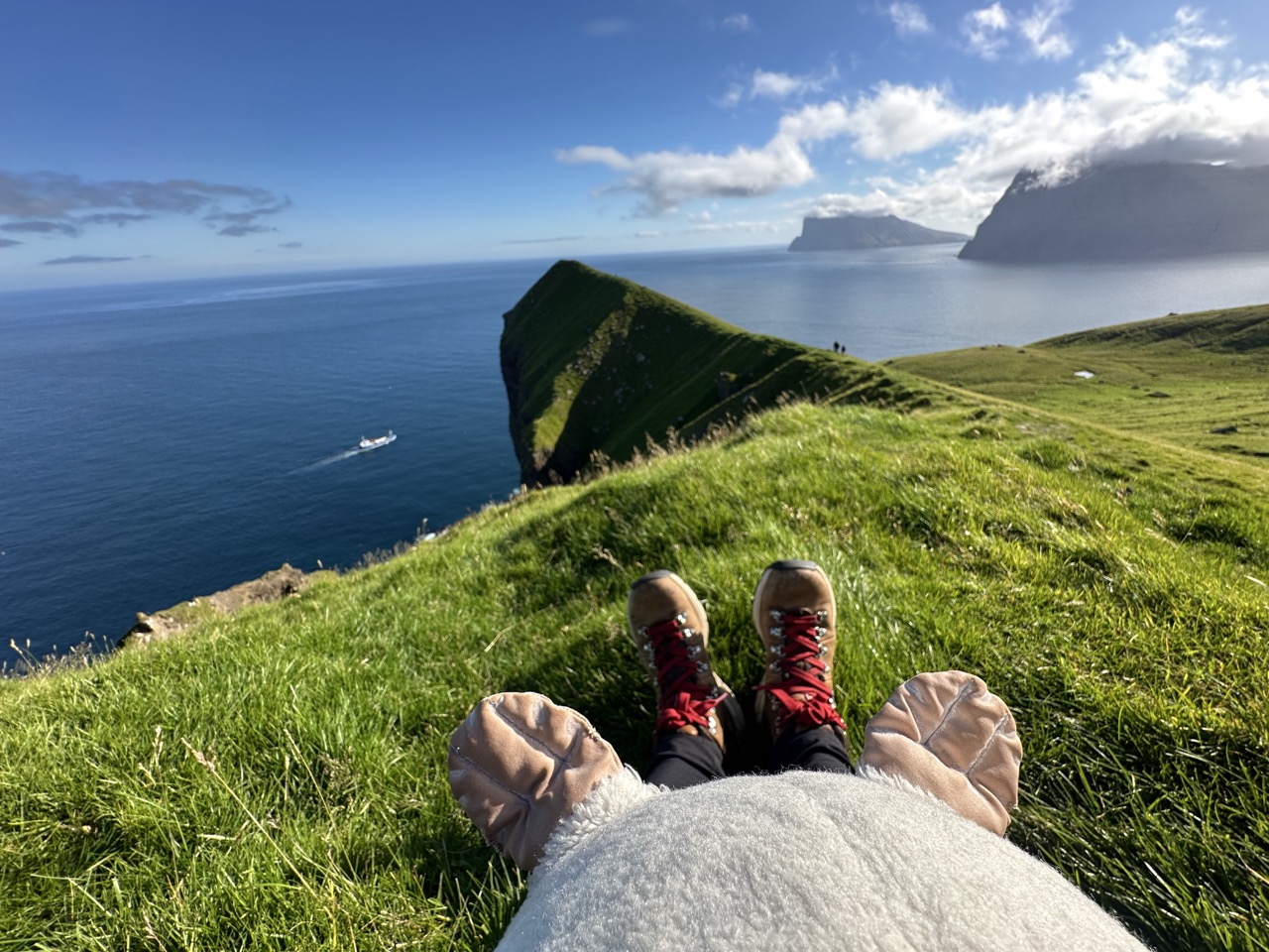 Kallur Lighthouse hike