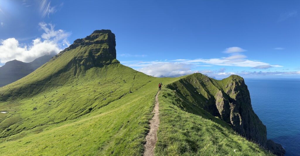 Kallur Lighthouse hike