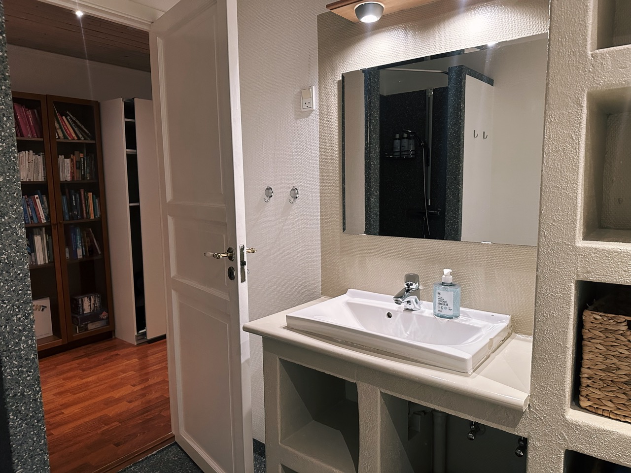 Torshvan Apartment