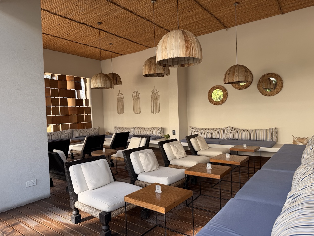 Anemi Hotel review