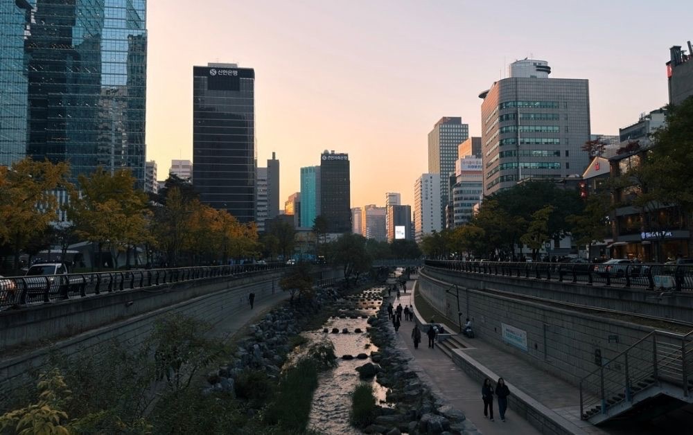 Cheonggyecheon Stream seoul featured