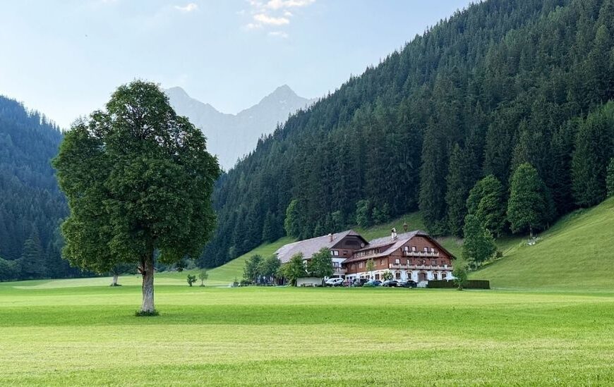 Glöshof Bauernhof Pension in Ramsau am Dachstein, Austria