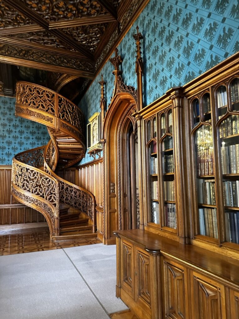 Lednice Castle Travel Guide