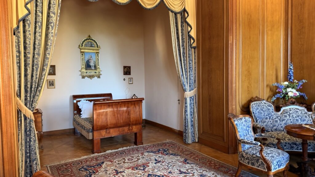Lednice Castle Travel Guide