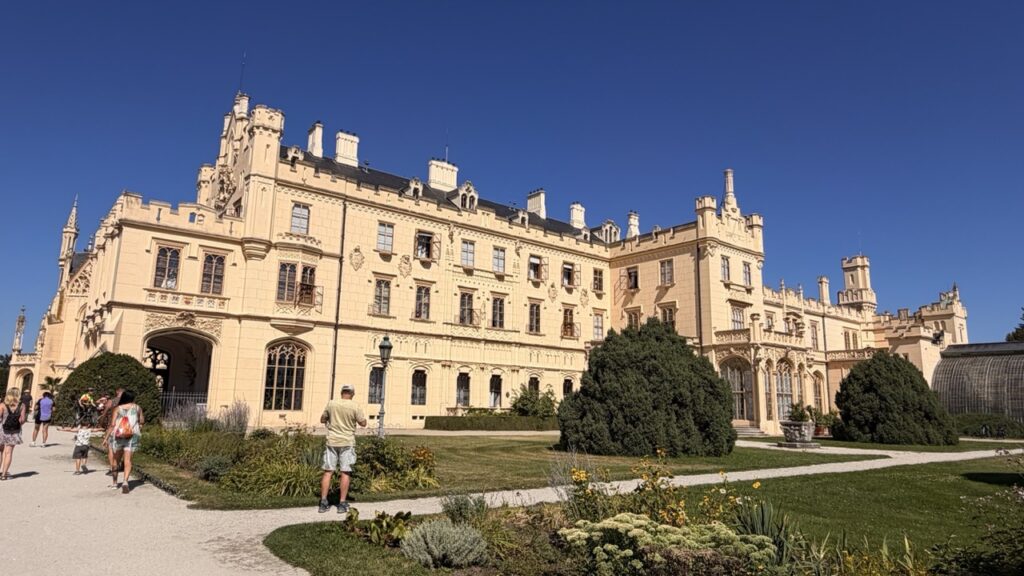 Lednice Castle Travel Guide