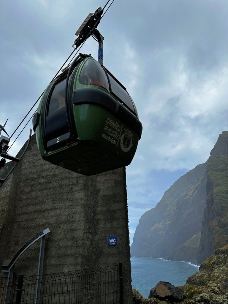 Achadas da Cruz Cable Car