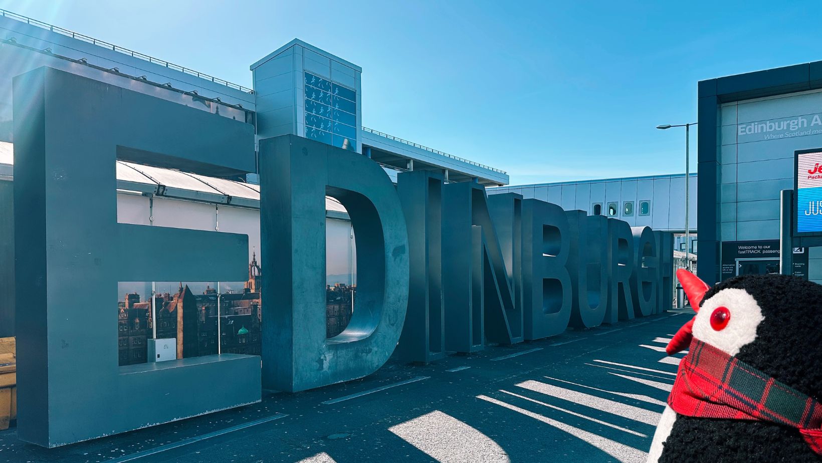 Edinburgh Airport to City center featured