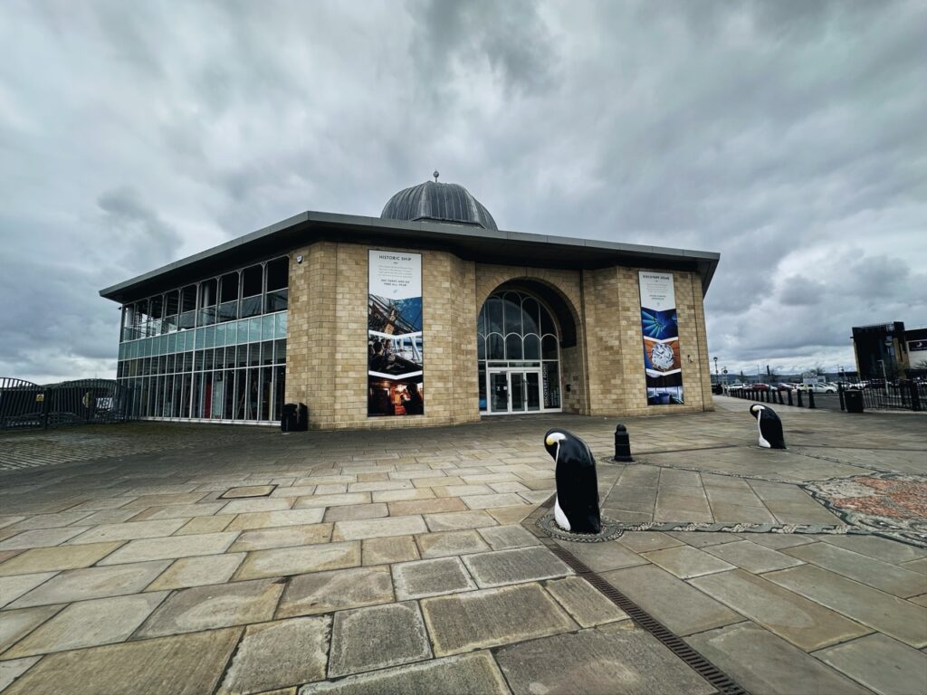 Explore dundee scotland