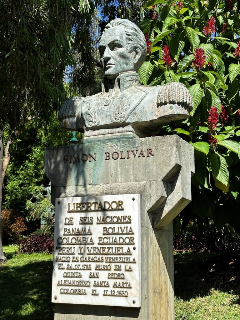 Funchal statues