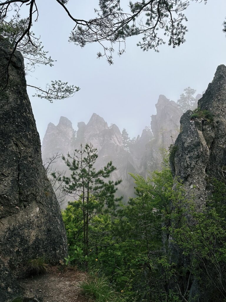 Hiking sulovske Skaly slovakia