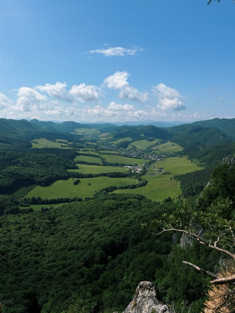 Hiking sulovske Skaly slovakia