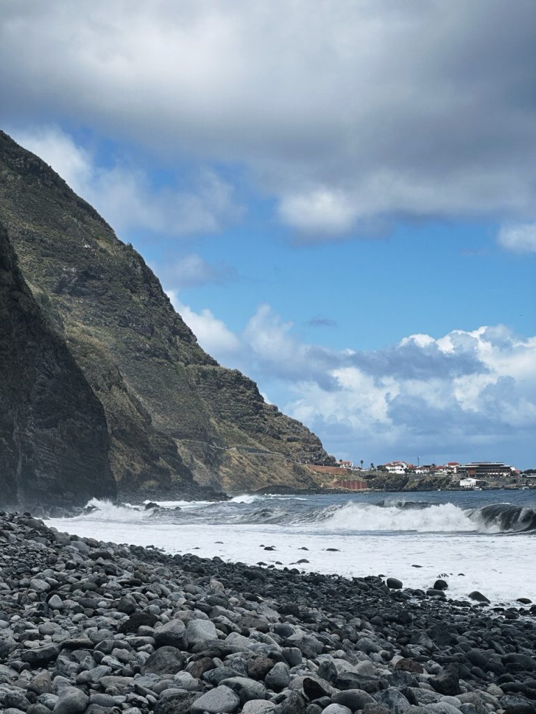 Janela rock formations madeira