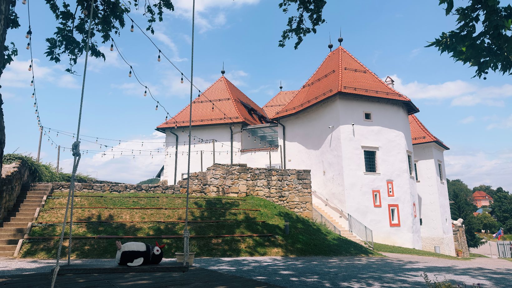 Komenda Castle slovenia featured
