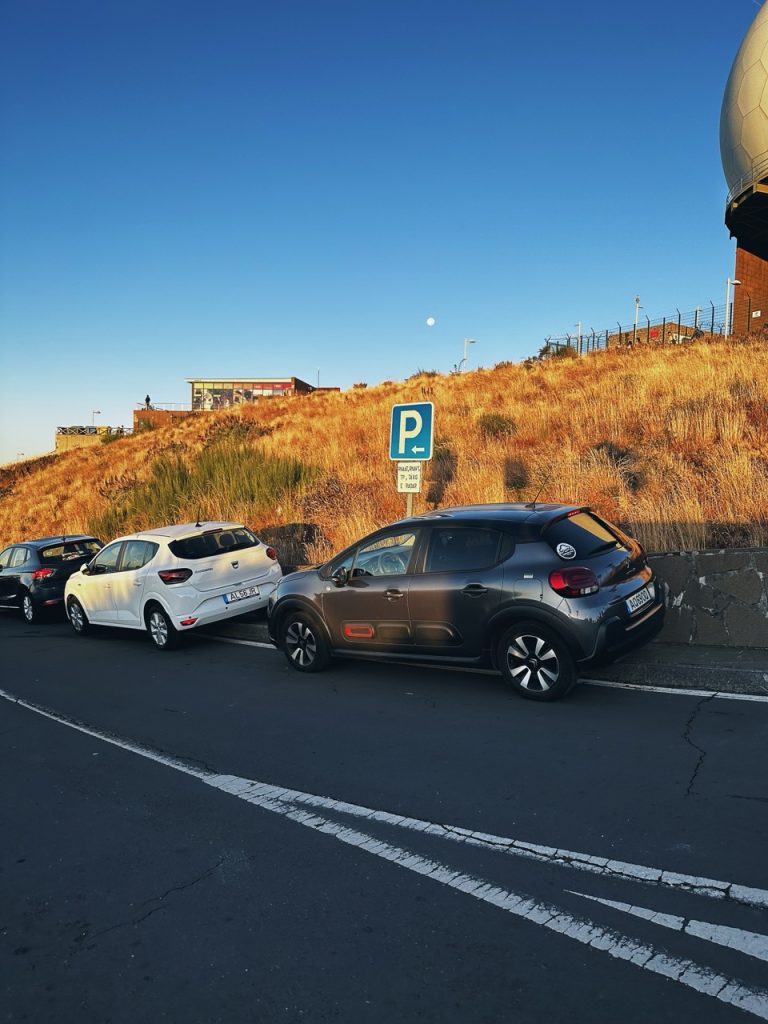 Parking at Miradouro do Juncal