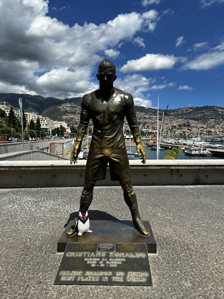 Ronaldo statue funchal