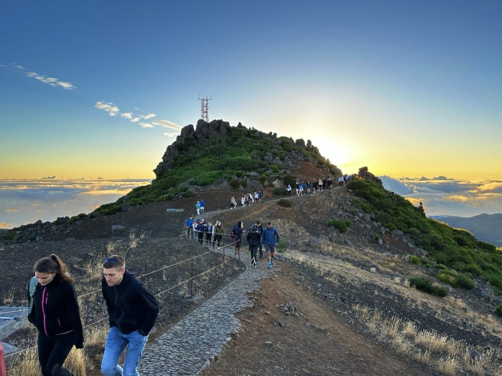 Sunrise at Miradouro do Juncal