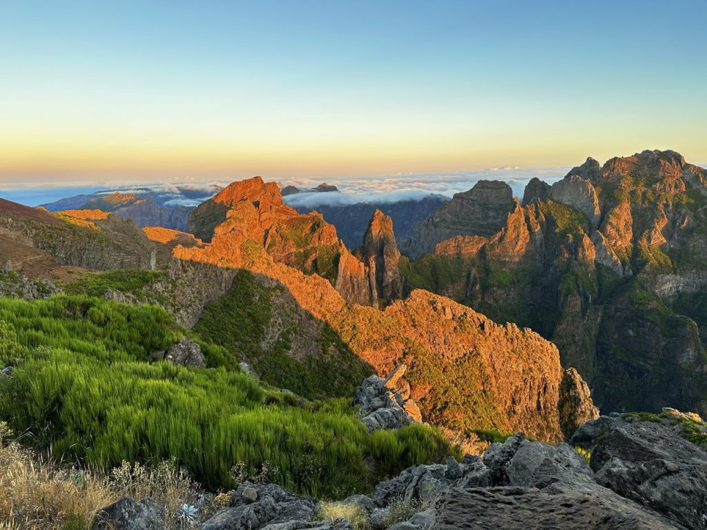 Sunrise at Miradouro do Juncal