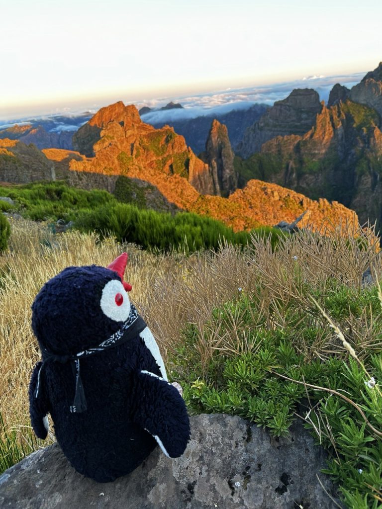 Sunrise at Miradouro do Juncal