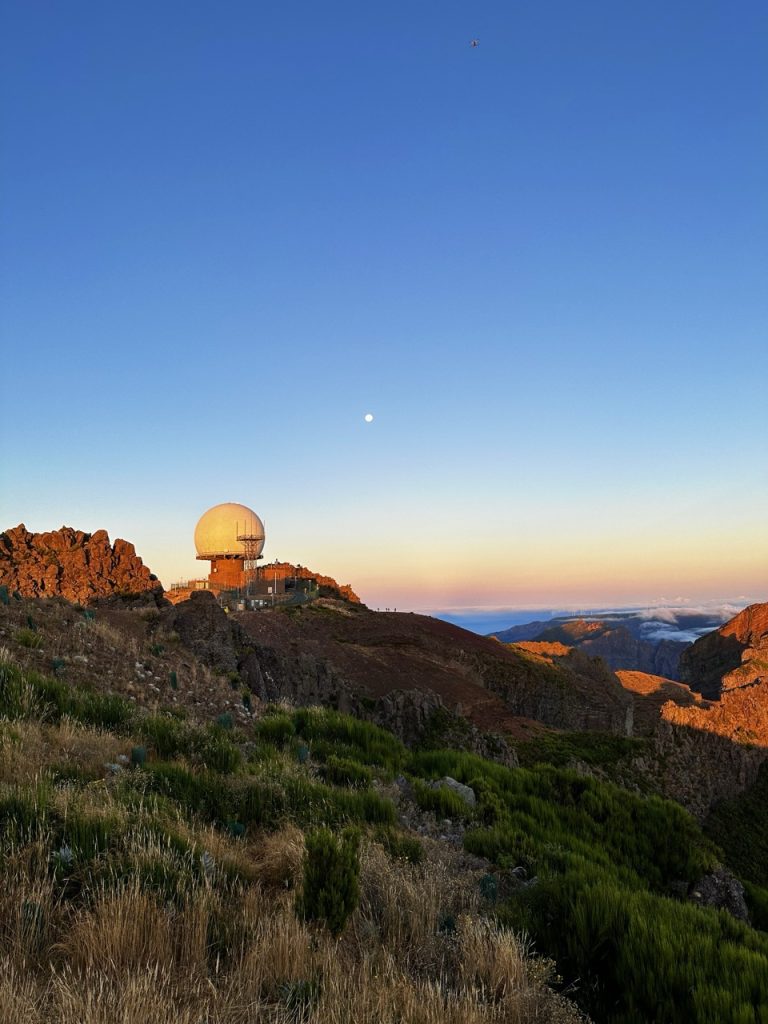 Sunrise at Miradouro do Juncal